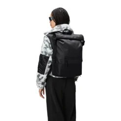Rains Trail Rolltop Backpack W3 Black -Goedkope Koffert Rein Winkel image 14967