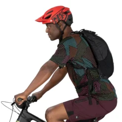 Osprey Katari 7 Black 15 Osprey Katari 7 Black -Goedkope Koffert Rein Winkel image 18050