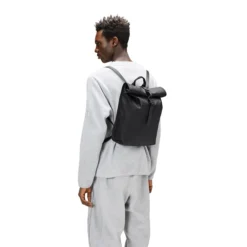 Rains Rolltop Rucksack Mini W3 Black -Goedkope Koffert Rein Winkel image 20481