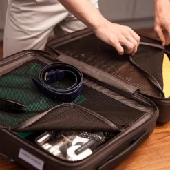 Horizn Studios H6 Essential Check-In Trolley M Glossy Night Blue 13 Horizn Studios H6 Essential Check-In Trolley M Glossy Night Blue -Goedkope Koffert Rein Winkel image 7051